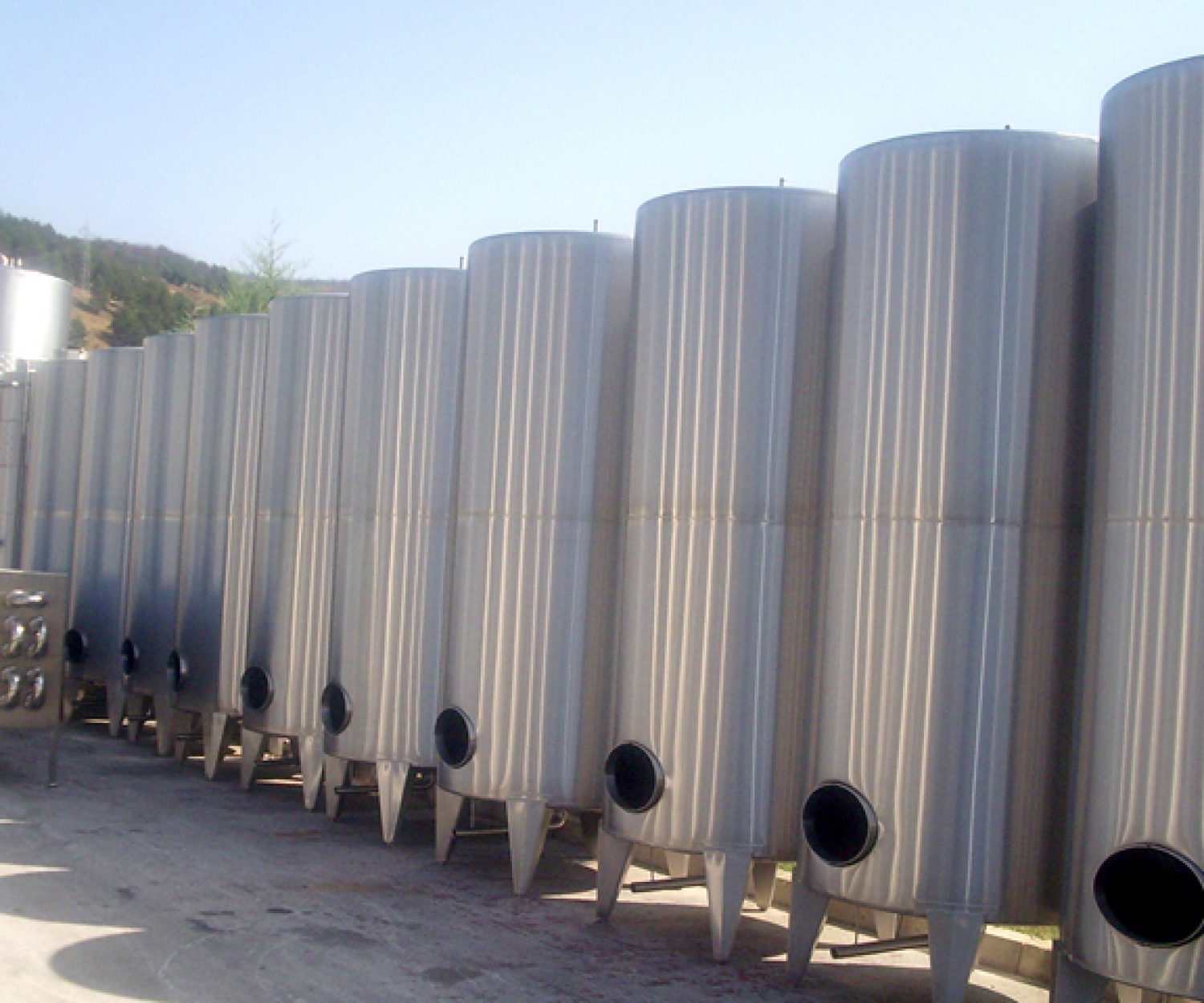 Разни Видови на Цистерни Наменети за Складирање на Прехранбени Производи